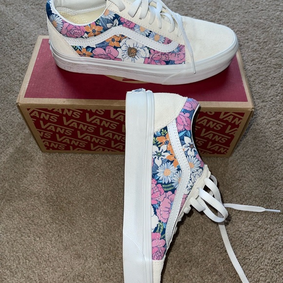 Retro Floral Vans - Picture 2 of 11